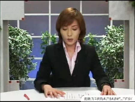 Twarz prezenterki telewizyjnej została posypana spermą na żywo (WIDEO)