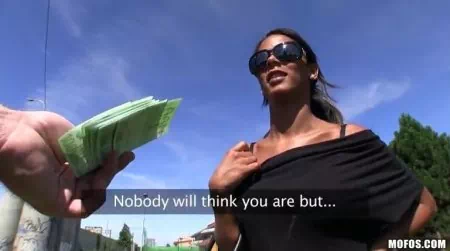 Przekonał i przeleciał Czeszkę za pieniądze (WIDEO)