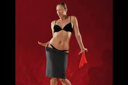 Sztuczka ze striptizem na dużej scenie (WIDEO)