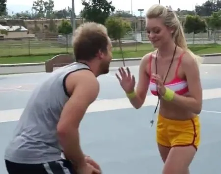 Napalił się i zerżnął pasierbicę na placu zabaw (HD WIDEO)