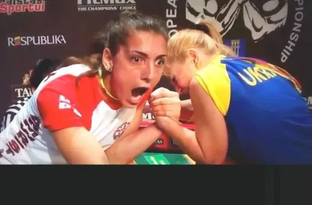 Okrutne niespodzianki z dziewczynami (VIDEO)