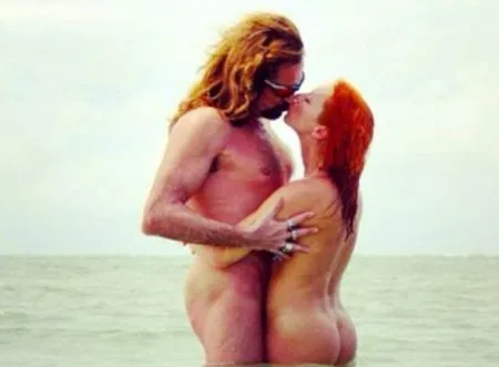 Rosyjska łyżwiarka figurowa Marina Anisina odsłoniła piersi (ZDJĘCIA)