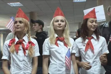 Ukraińskie pionierki masturbują się w minibusie (WIDEO)