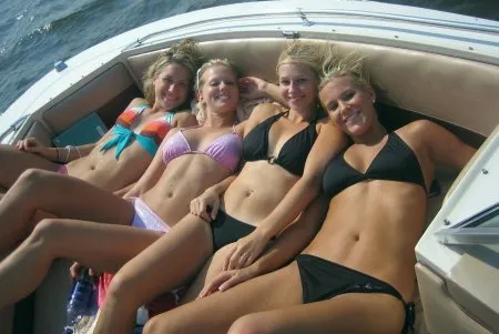 Dziewczęta w bikini (FOTO)