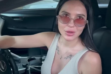 Tryskanie i orgazm za darowizny dla Sił Zbrojnych Ukrainy (HD VIDEO)