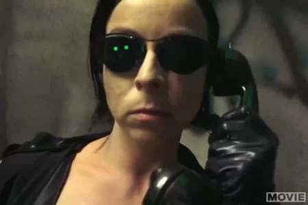 Agent Smith walczy z Trinity i robi jej loda (WIDEO)